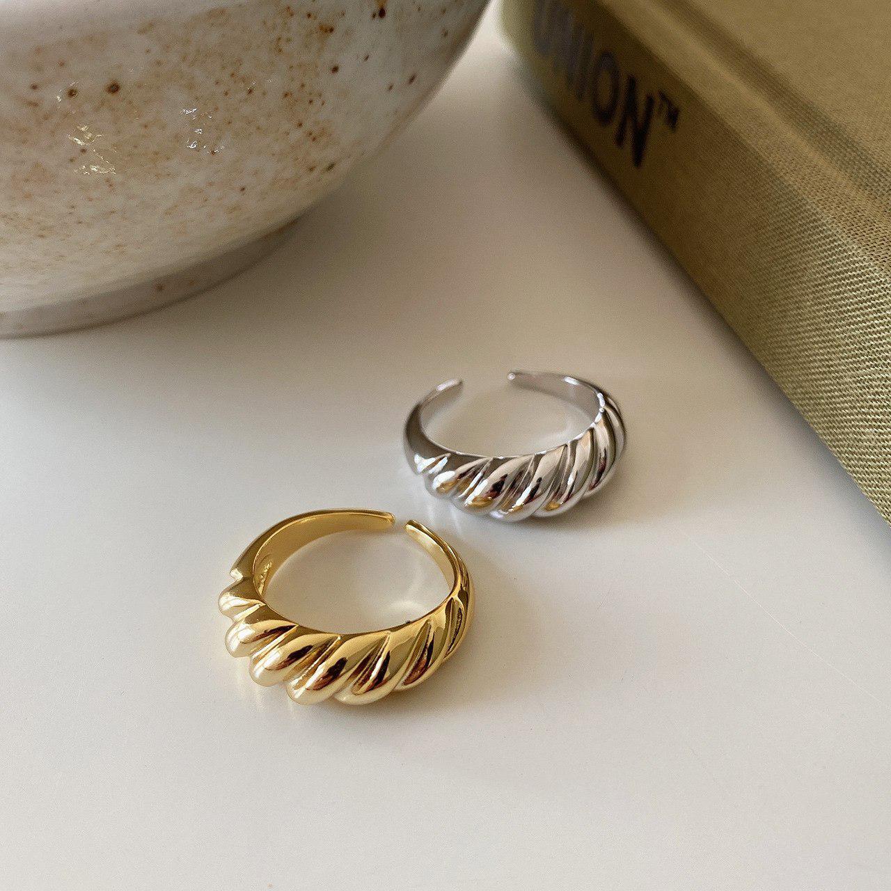 Domes Croissant Ring