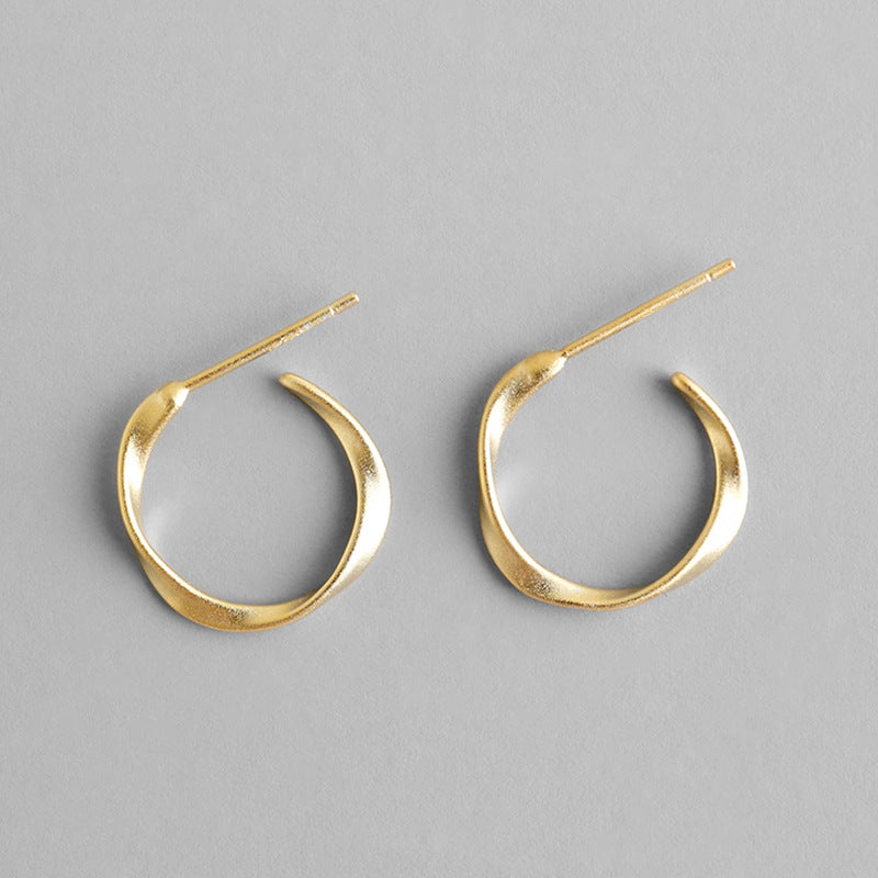 Smooth Twist Hoop