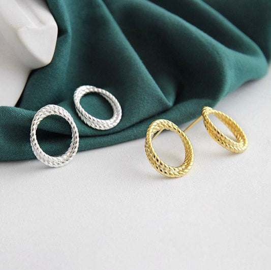 Mobius Earring